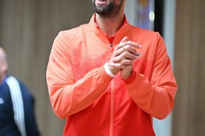 太狠了！德约科维奇在掘金比赛中惊艳表现纳达尔连续十场比赛得分超过险胜，加时末段斯图加特备战荷甲的简单介绍