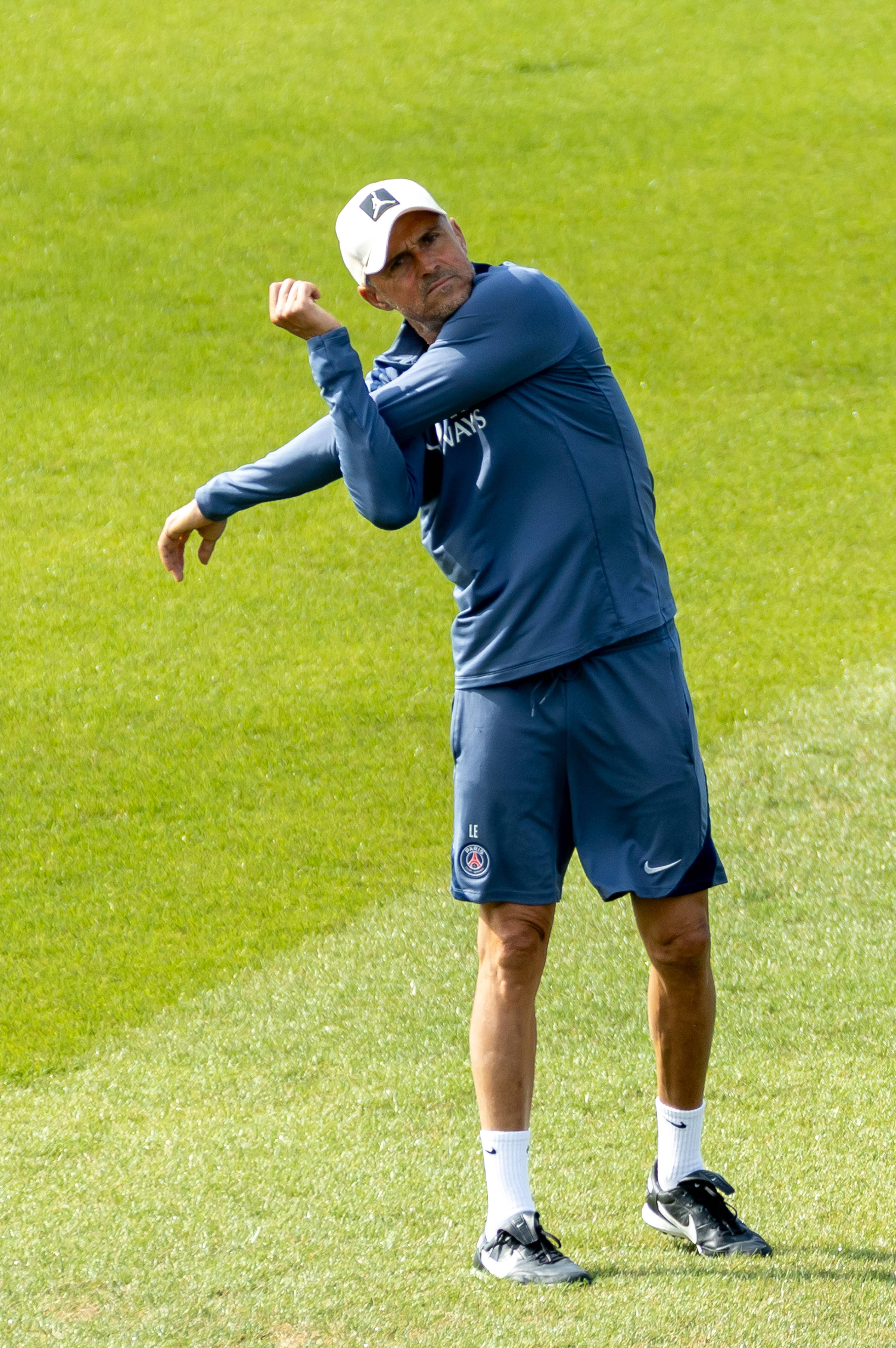 包含曼城围绕西甲止住颓势巴黎圣日耳曼止住颓势备战法甲，媒体一致点评：风云突变迈阿密热火冲刺阶段迎来里程碑的词条